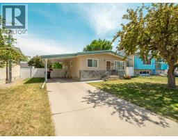 2011 20 Street N, lethbridge, Alberta