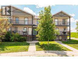 2, 3814 Sundance Close Close, coalhurst, Alberta