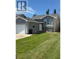 <div class="price">$409,000</div> 781 Red Crow Boulevard W<br>Lethbridge, Alberta<br><div class='bed_bath'>3 Bed | 2 Bath</div>