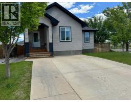 3 Aberdeen Road W, lethbridge, Alberta
