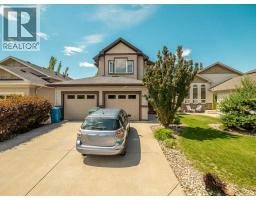 17 Coalbanks Link W, lethbridge, Alberta