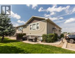 2, 20 Cougar Cove N, lethbridge, Alberta